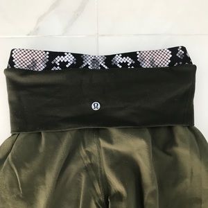 Lululemon cropped sweat pant with side pockets